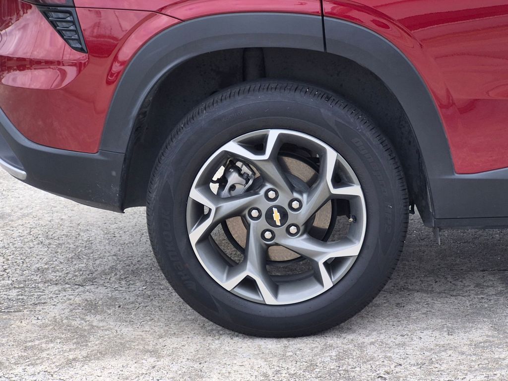 Thumbnail: 2025 Chevrolet Trax - 28