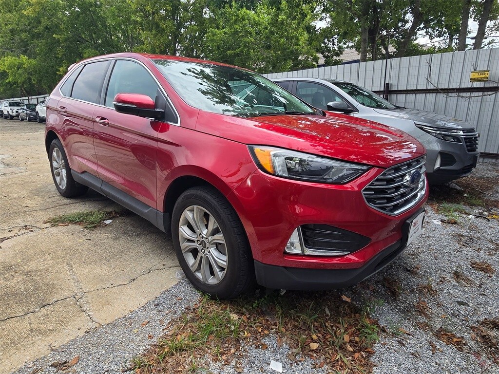2024 Ford Edge Titanium photo 3
