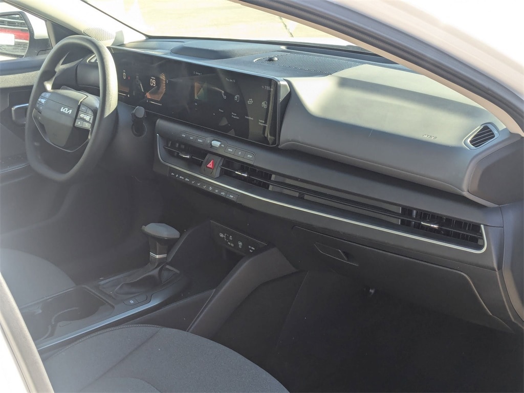 Thumbnail: 2025 Kia K4 - 31