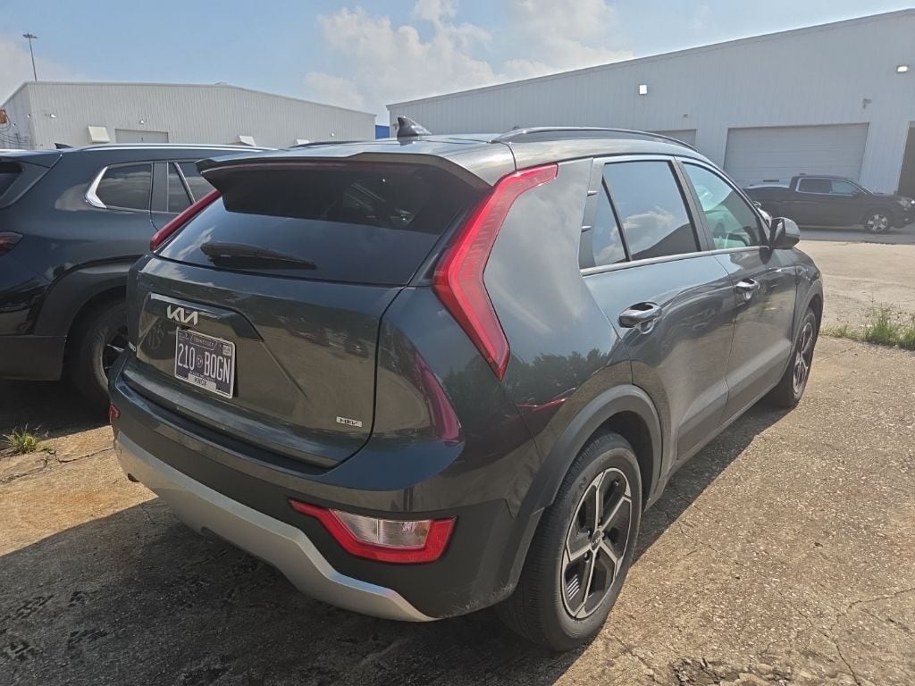Thumbnail: 2025 Kia Niro - 9