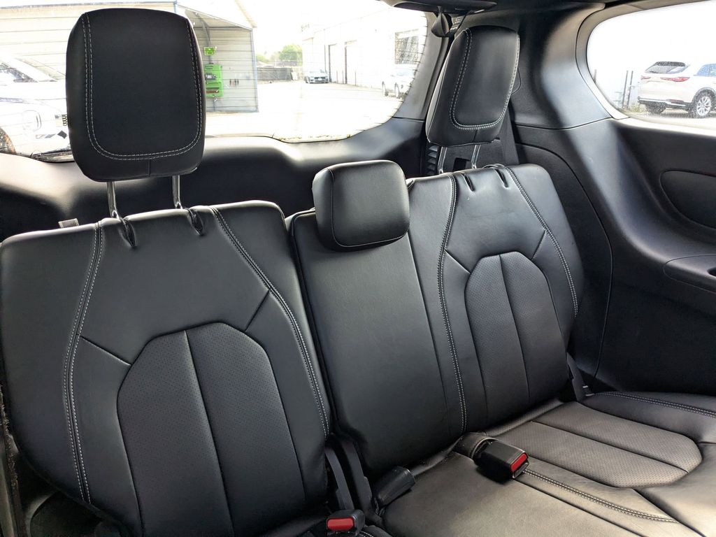 Thumbnail: 2025 Chrysler Pacifica - 22