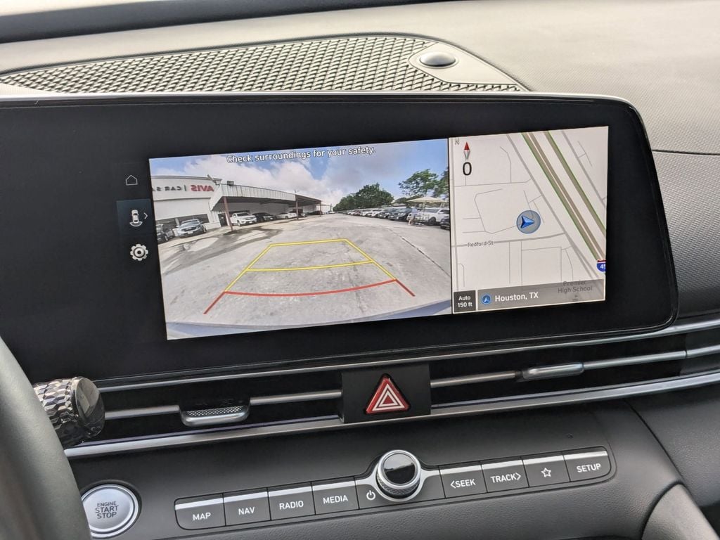 Thumbnail: 2025 Hyundai Elantra - 17