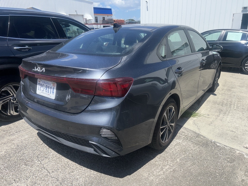 Thumbnail: 2024 Kia Forte - 4