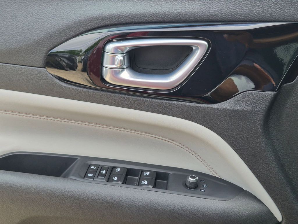 Thumbnail: 2025 Jeep Compass - 13