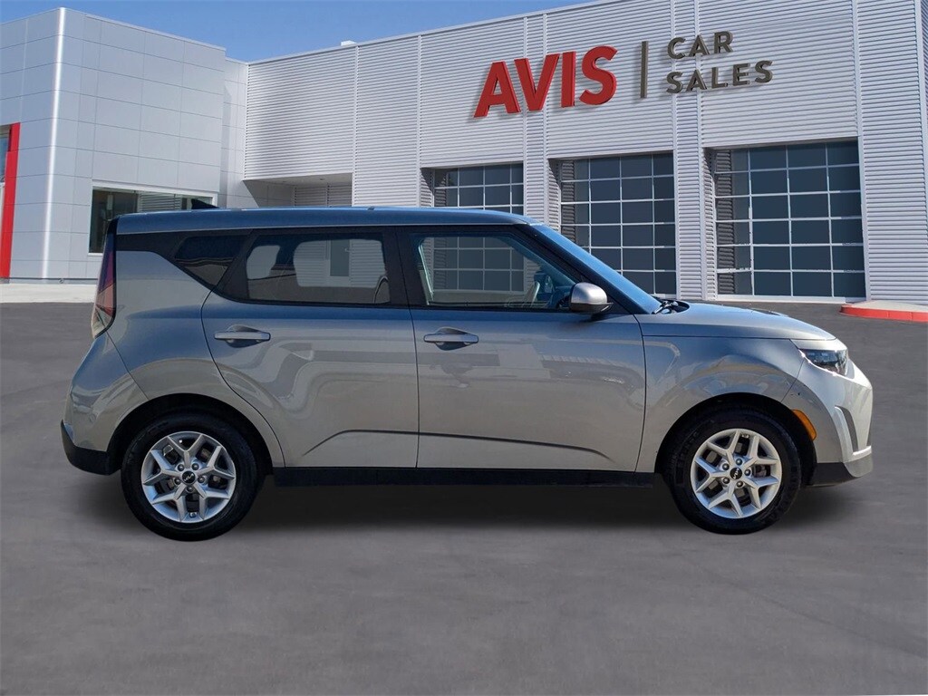 2024 Kia Soul LX photo 4