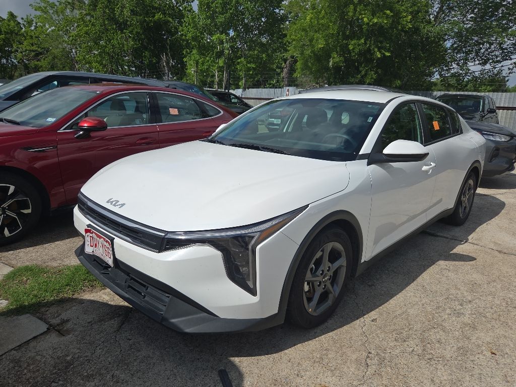 Thumbnail: 2025 Kia K4 - 1