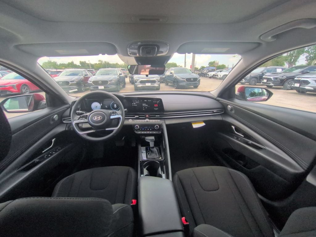 Thumbnail: 2025 Hyundai Elantra - 26