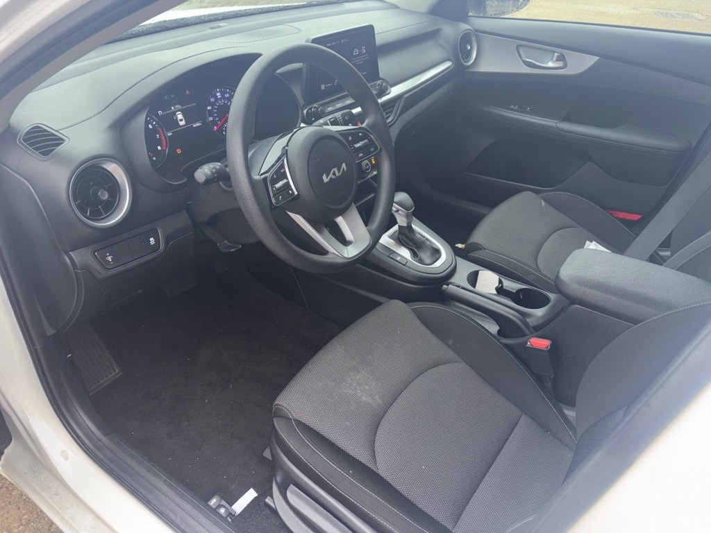 Thumbnail: 2024 Kia Forte - 7