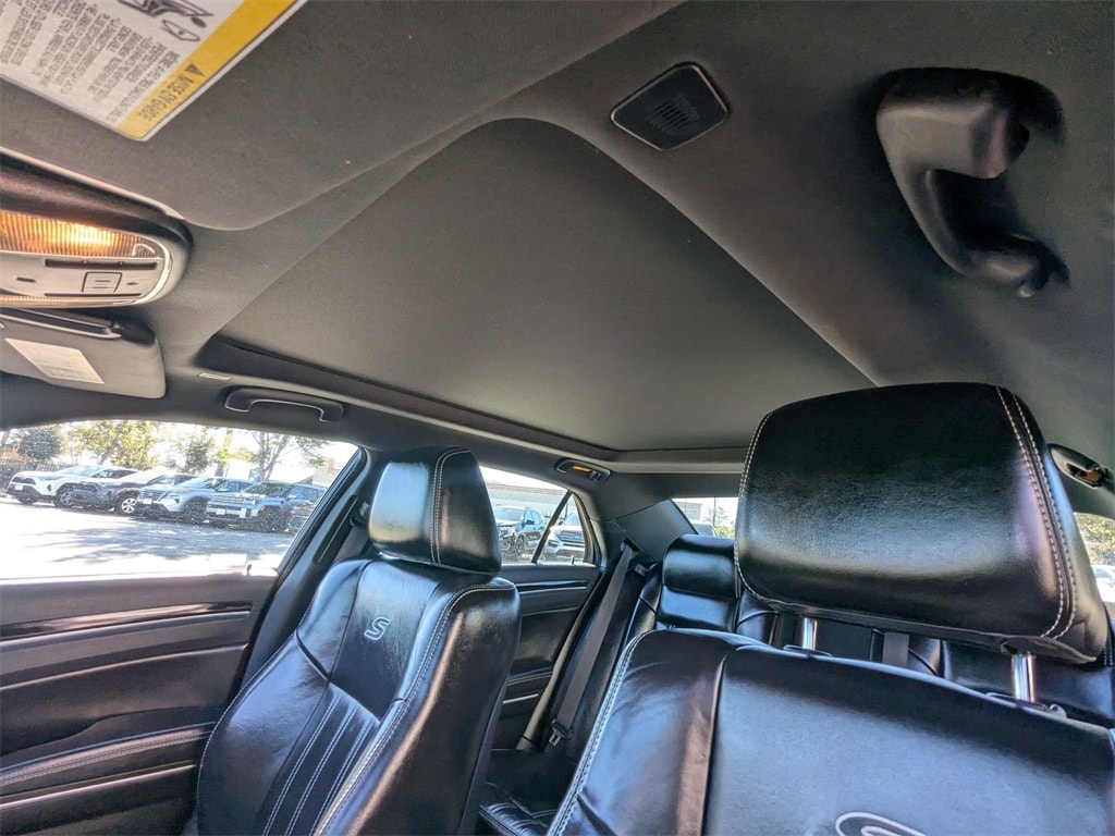 Thumbnail: 2023 Chrysler 300 - 25