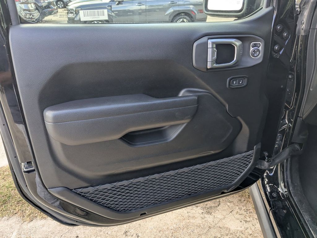 Thumbnail: 2025 Jeep Wrangler - 11