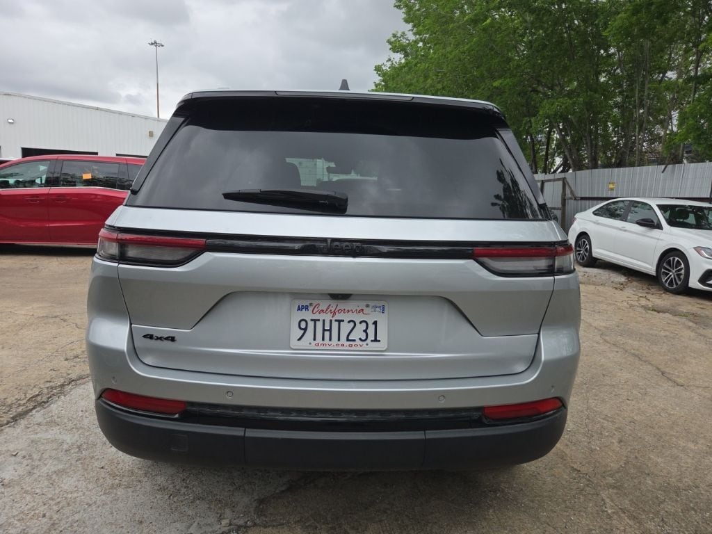 Thumbnail: 2025 Jeep Grand Cherokee - 8