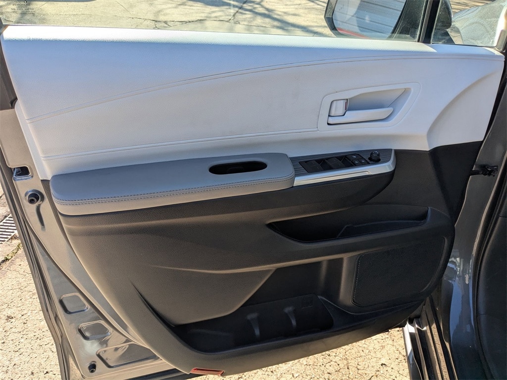 Thumbnail: 2025 Toyota Sienna - 11