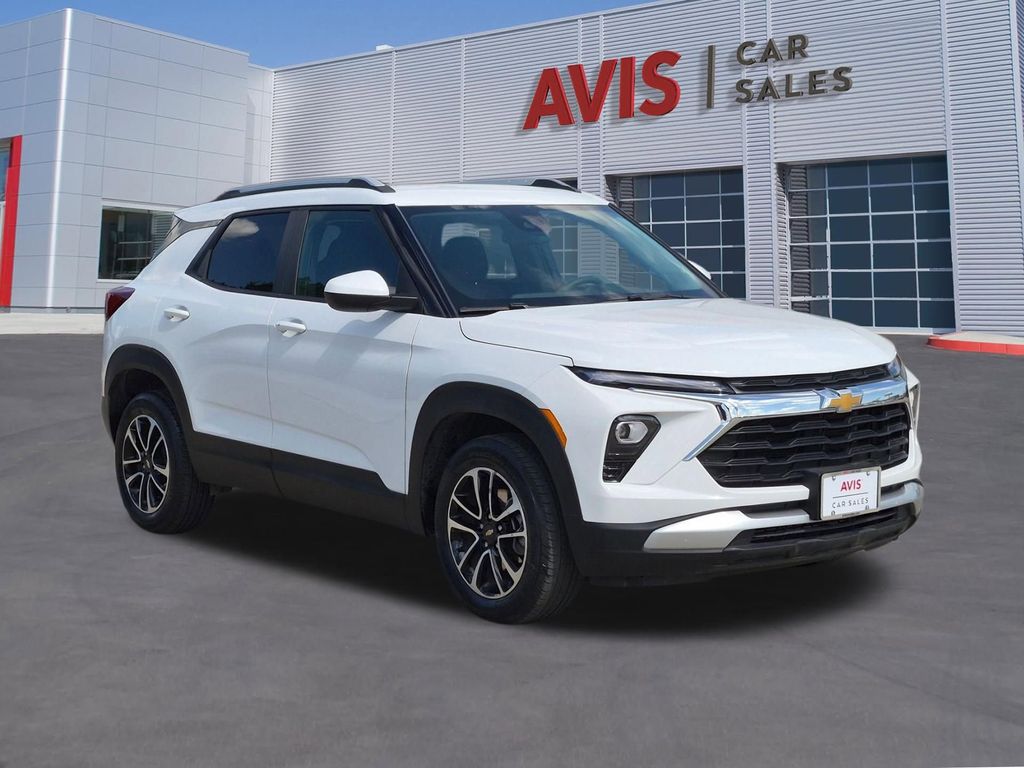 Thumbnail: 2025 Chevrolet TrailBlazer - 3