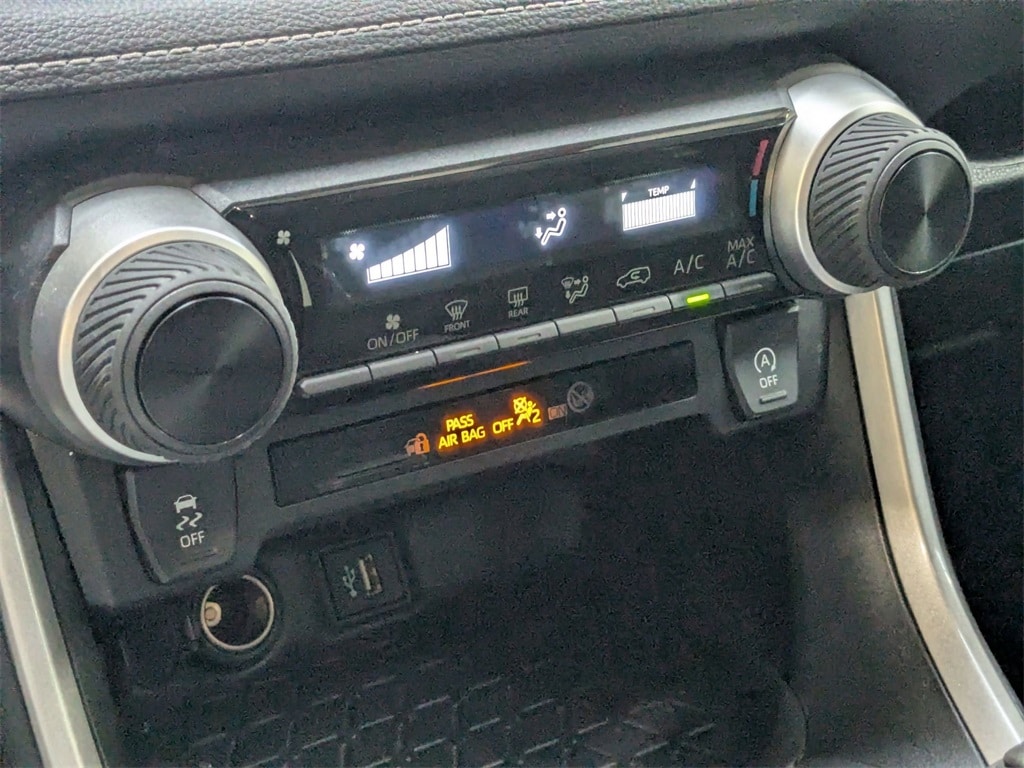 Thumbnail: 2025 Toyota RAV4 - 22