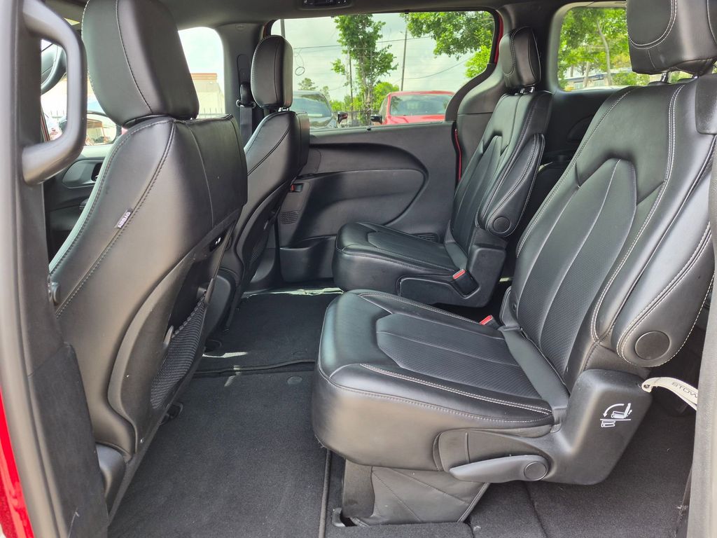 Thumbnail: 2025 Chrysler Pacifica - 23