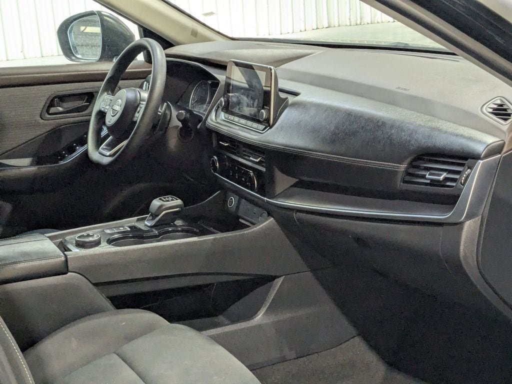 Thumbnail: 2023 Nissan Rogue - 32