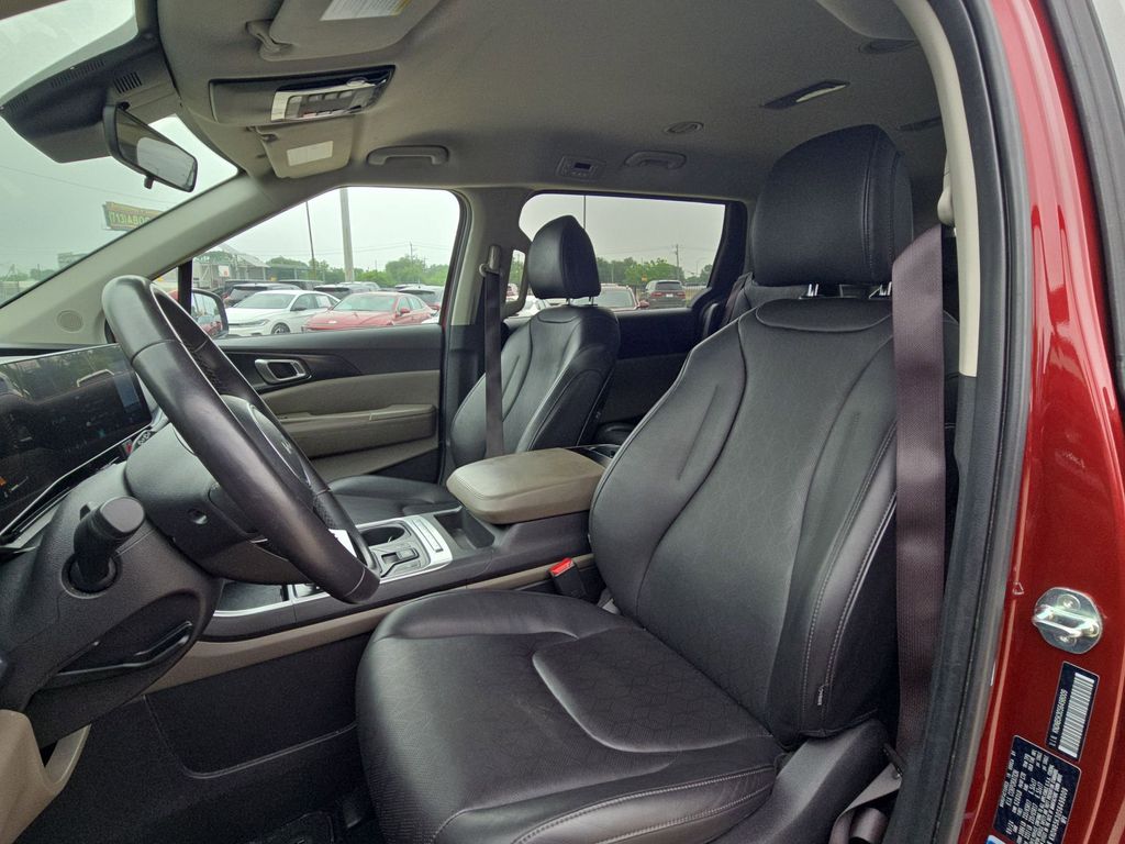 Thumbnail: 2025 Kia Carnival - 23