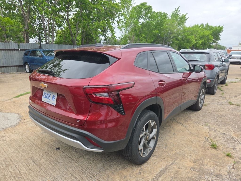 Thumbnail: 2025 Chevrolet Trax - 9