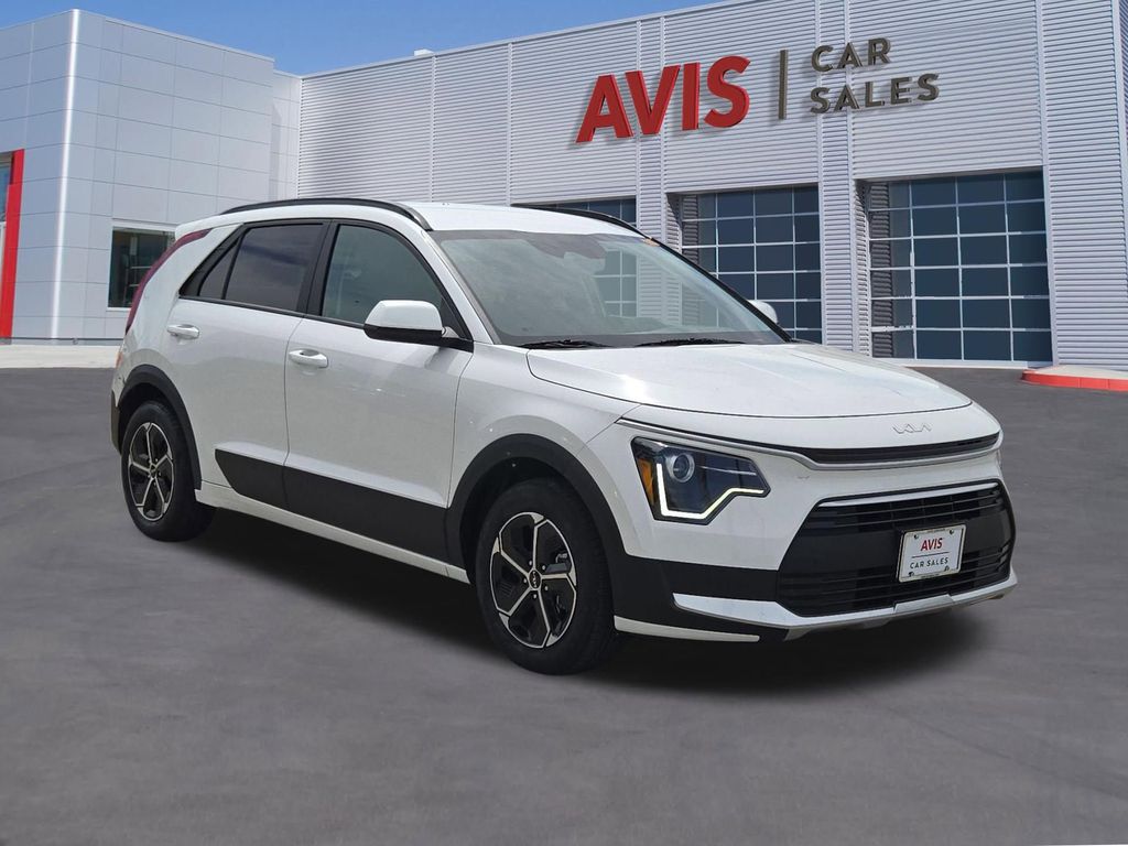 Thumbnail: 2025 Kia Niro - 3