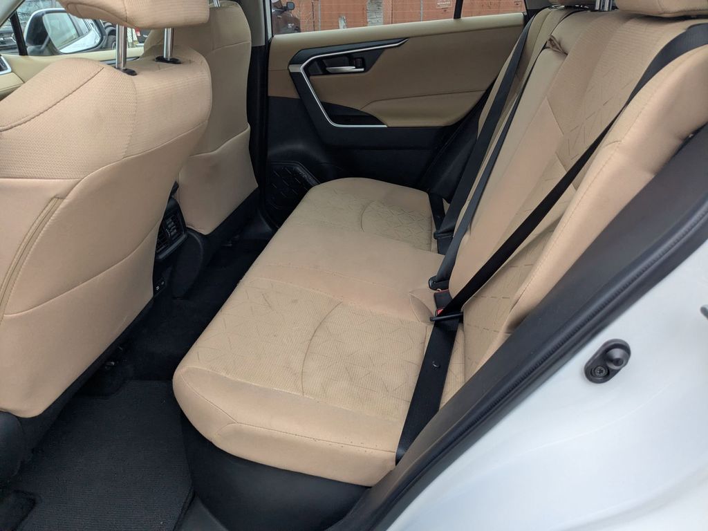 Thumbnail: 2025 Toyota RAV4 - 21