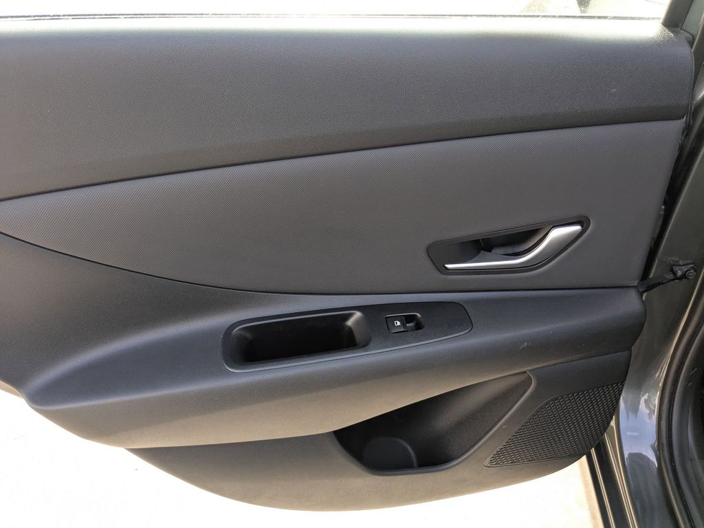 Thumbnail: 2025 Hyundai Elantra - 21