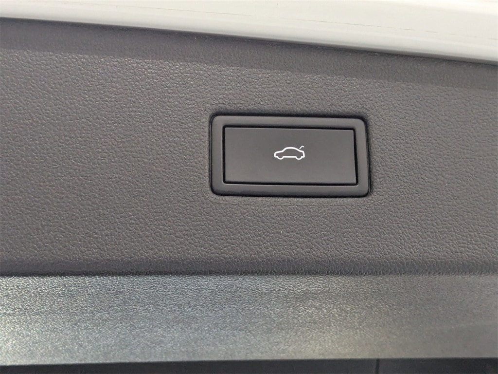 Thumbnail: 2024 Volkswagen Tiguan - 31