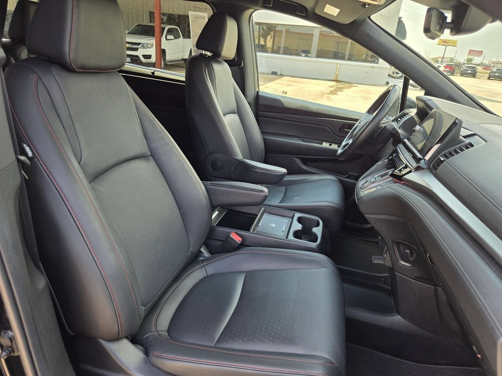 2025 Honda Odyssey Sport L - Photo 30