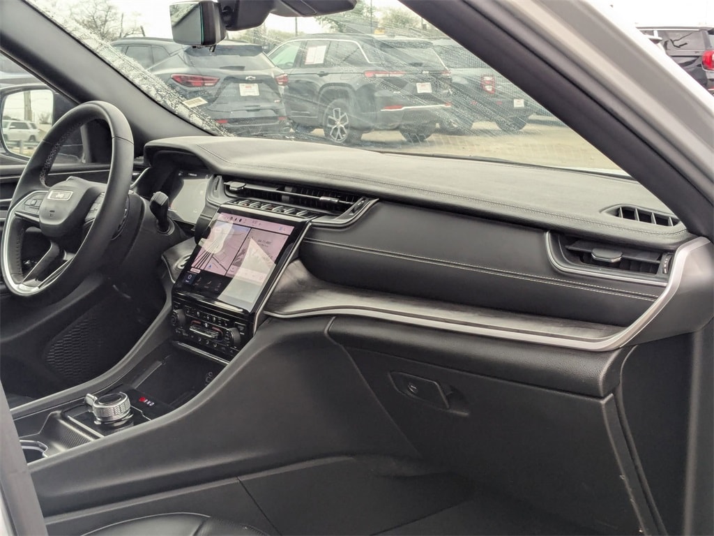 Thumbnail: 2024 Jeep Grand Cherokee L - 33