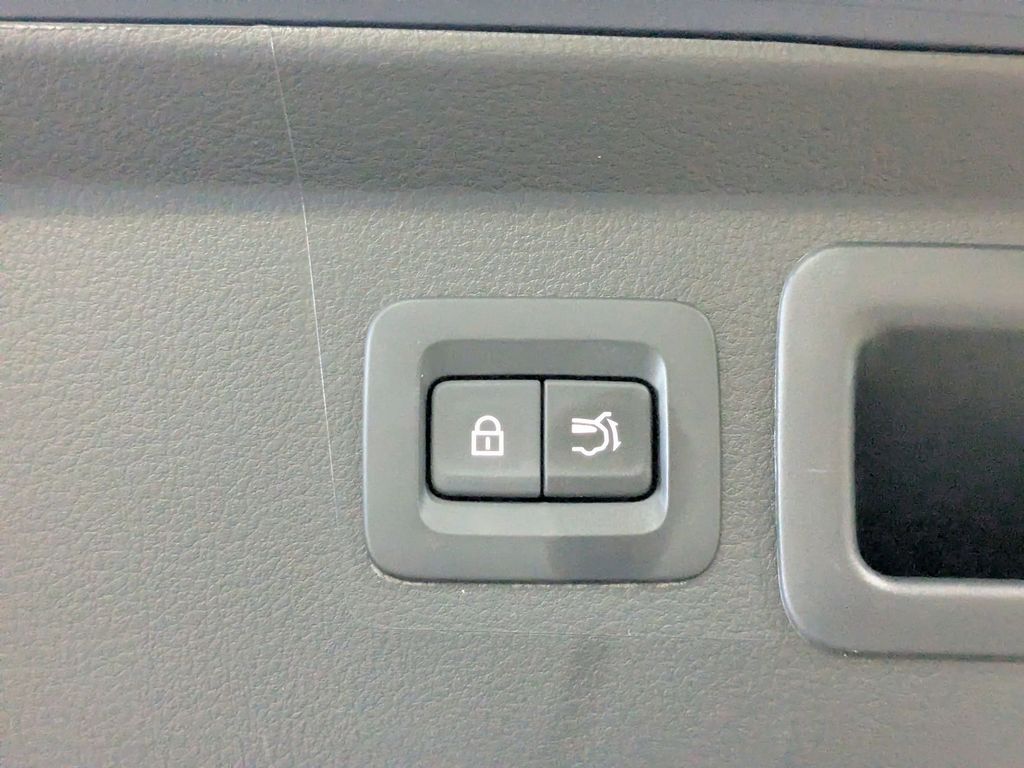 Thumbnail: 2025 Mazda CX-50 - 28