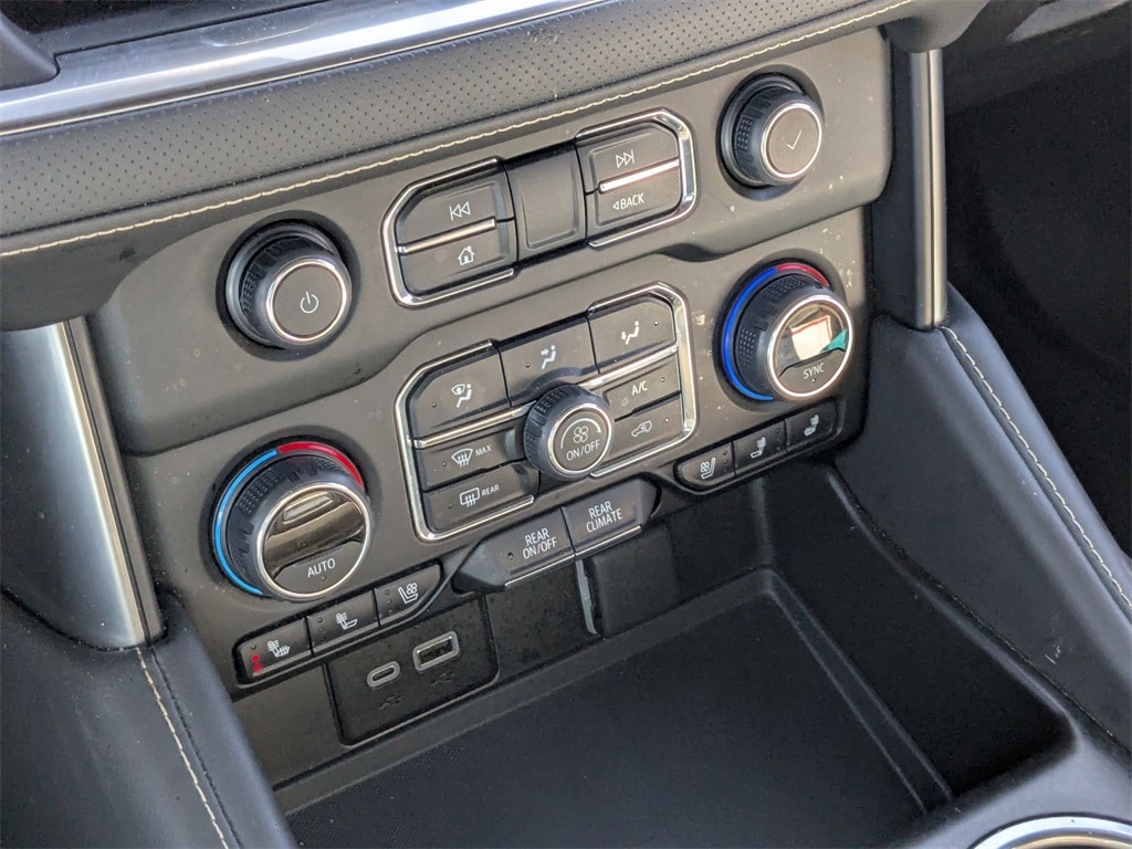 Thumbnail: 2023 Chevrolet Suburban - 21