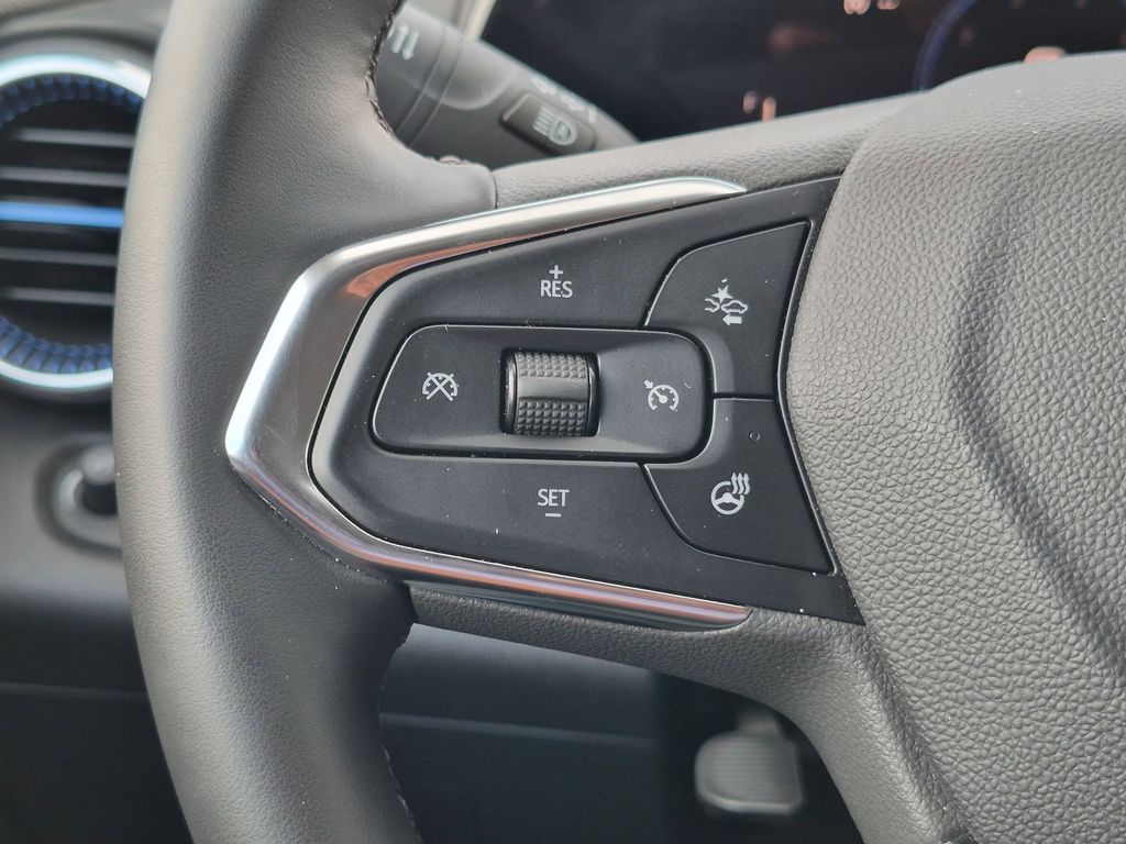 Thumbnail: 2025 Chevrolet Trax - 15