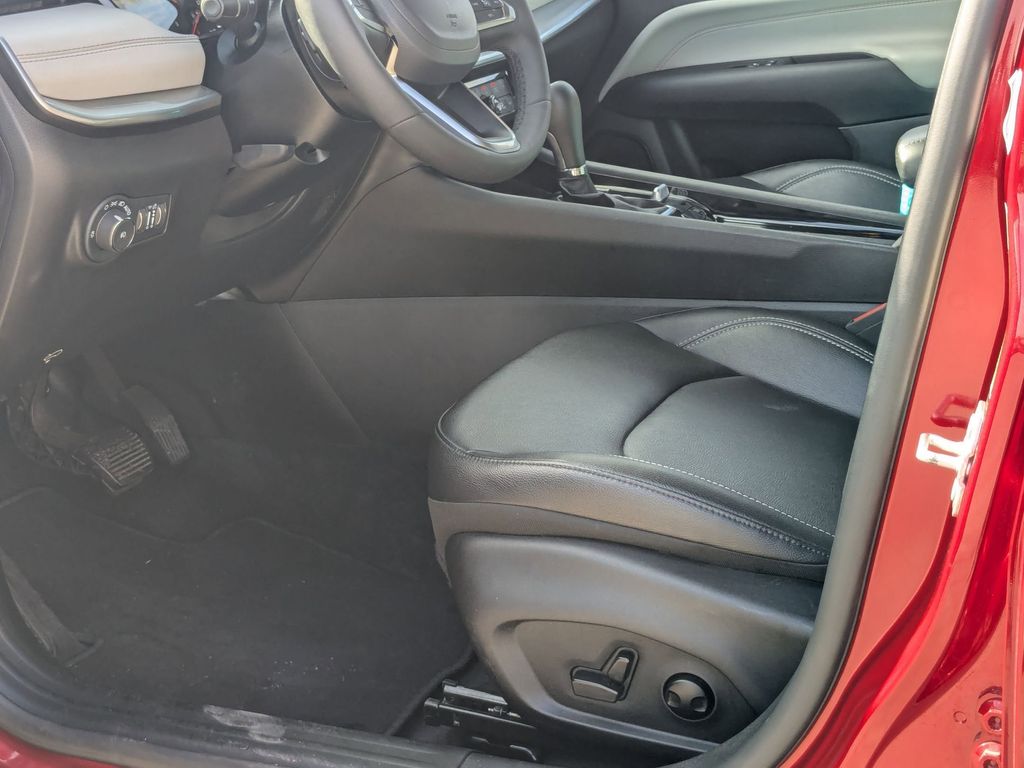 Thumbnail: 2025 Jeep Compass - 23