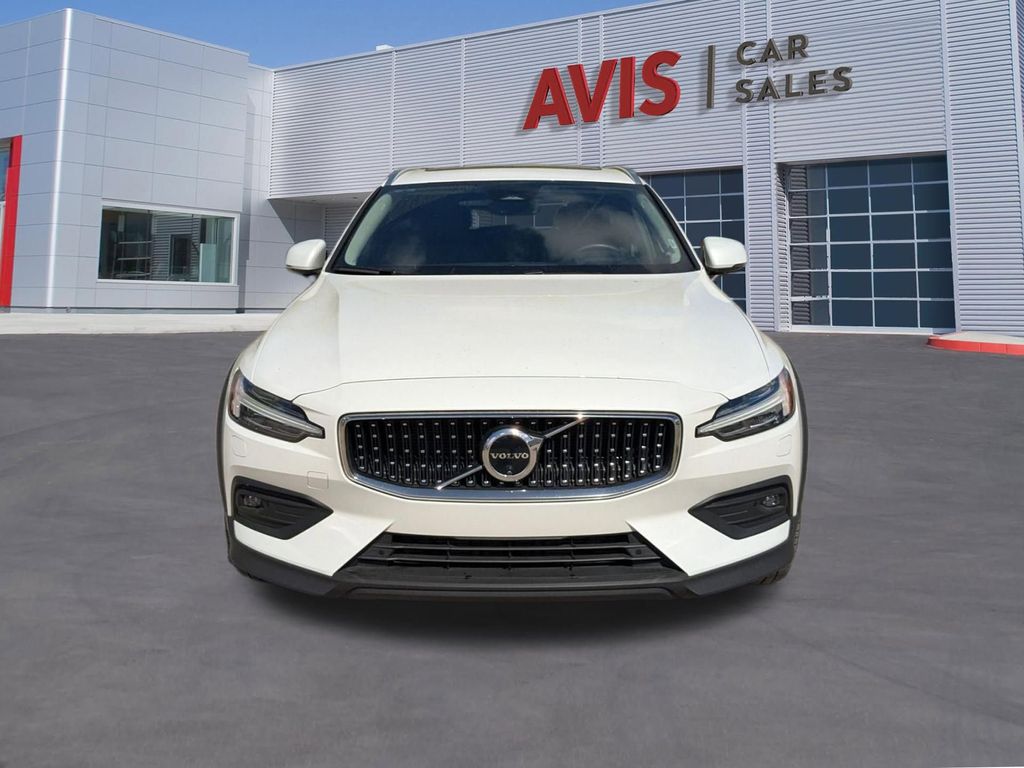 Thumbnail: 2025 Volvo S60 - 2