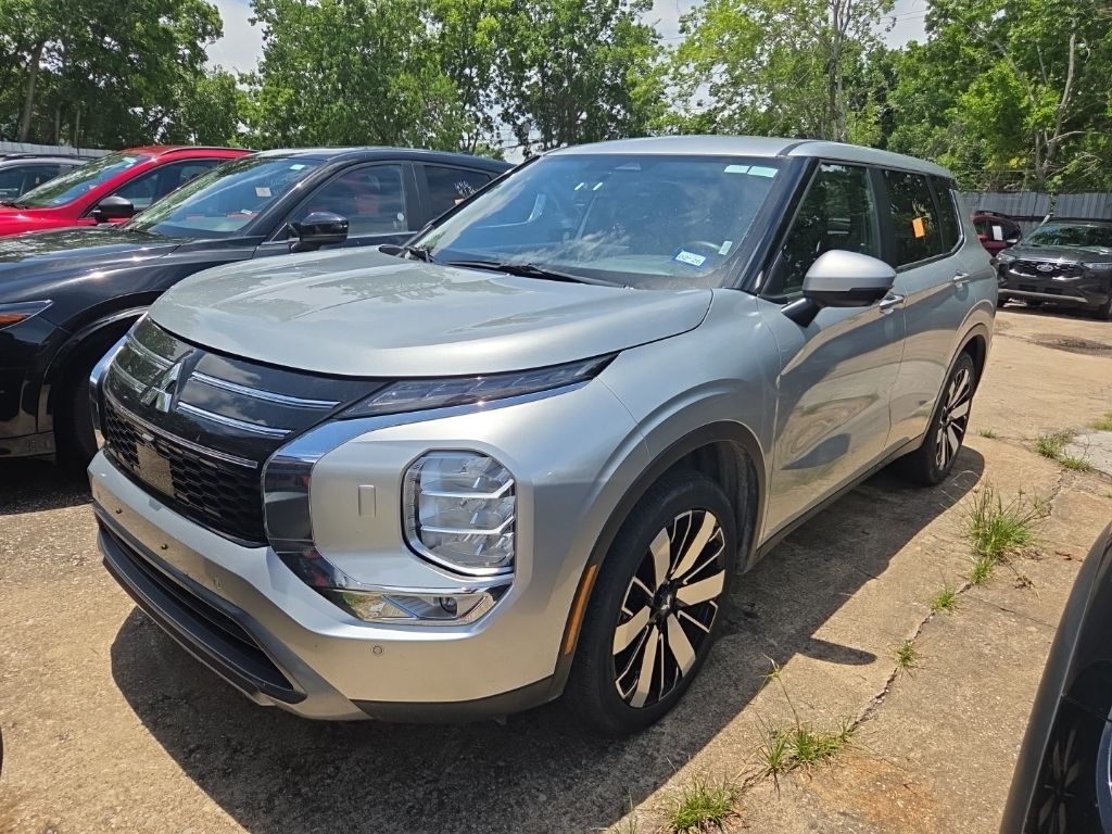 2025 Mitsubishi Outlander SE S-AWC's photo