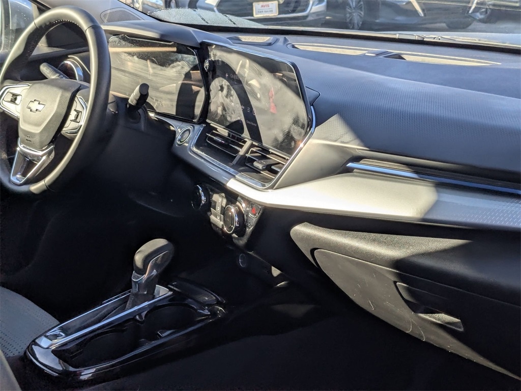 Thumbnail: 2025 Chevrolet Trax - 31