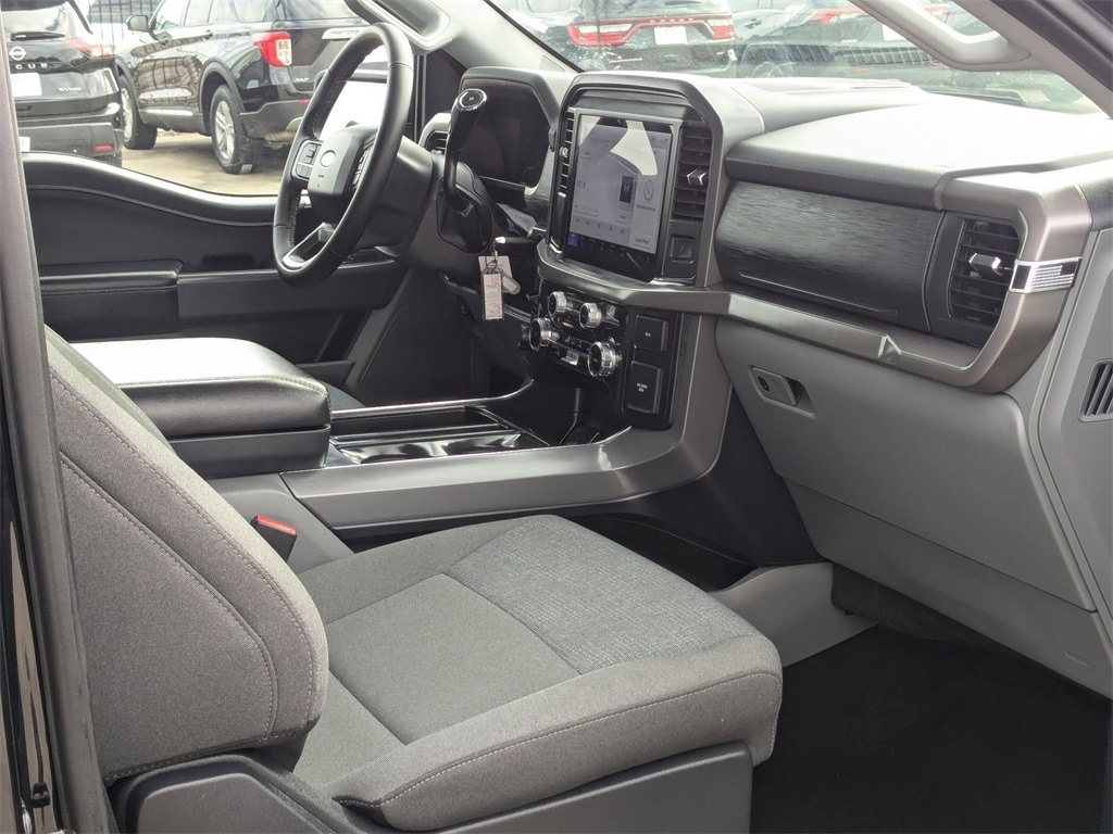 Thumbnail: 2025 Ford F-150 - 32