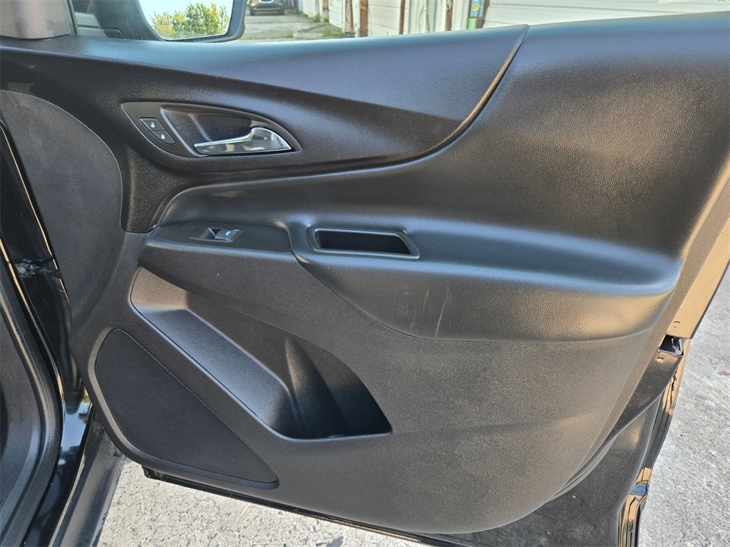 Thumbnail: 2024 Chevrolet Equinox - 33