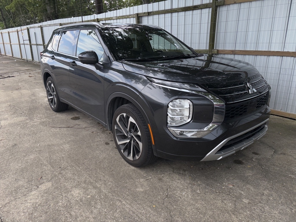 Thumbnail: 2024 Mitsubishi Outlander - 3
