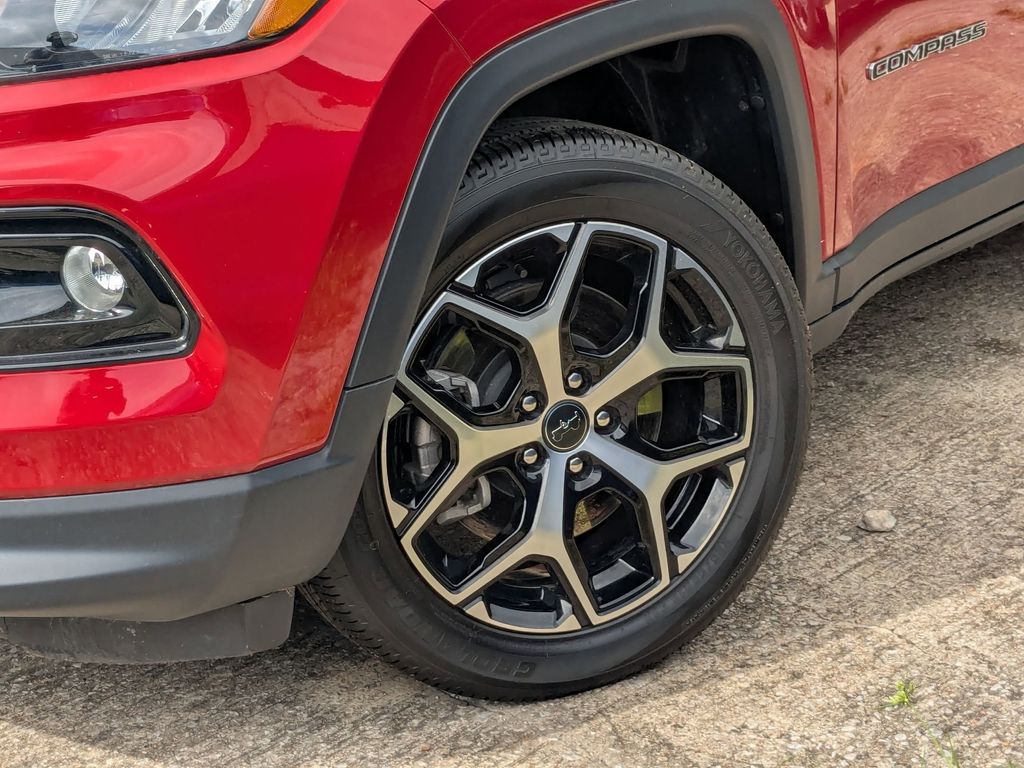 Thumbnail: 2025 Jeep Compass - 32