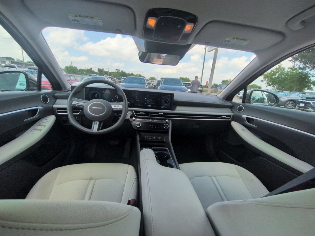 Thumbnail: 2025 Hyundai Sonata - 25