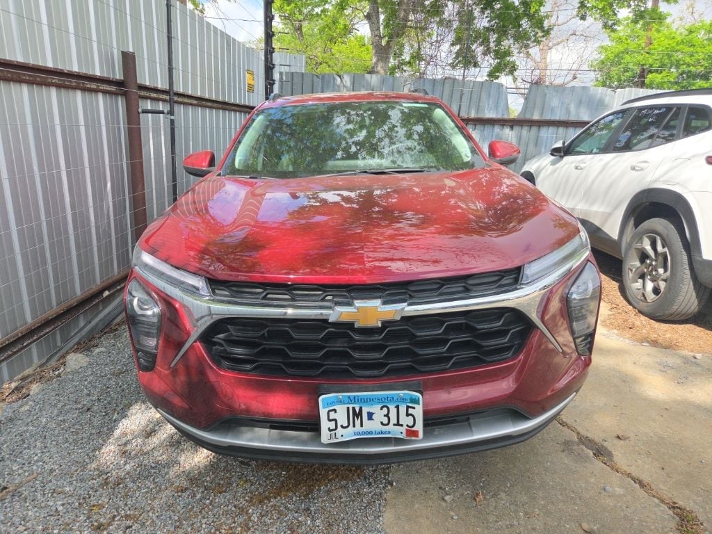 Thumbnail: 2025 Chevrolet Trax - 8