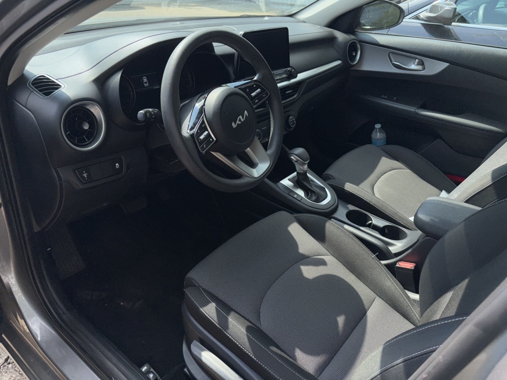 Thumbnail: 2024 Kia Forte - 7
