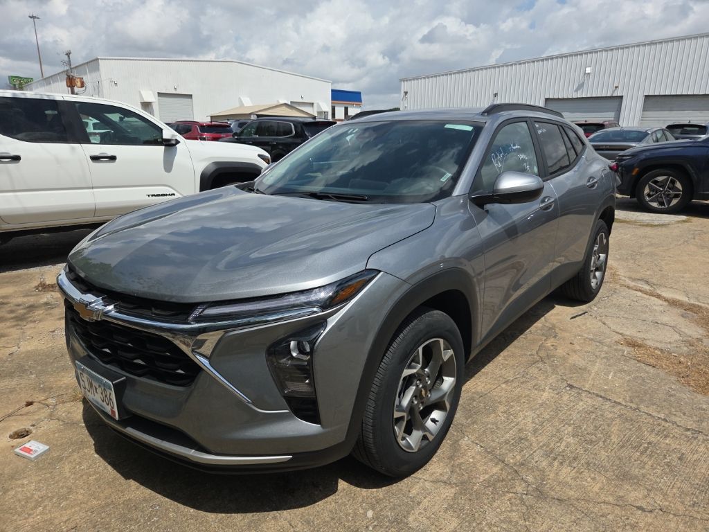 Thumbnail: 2025 Chevrolet Trax - 1