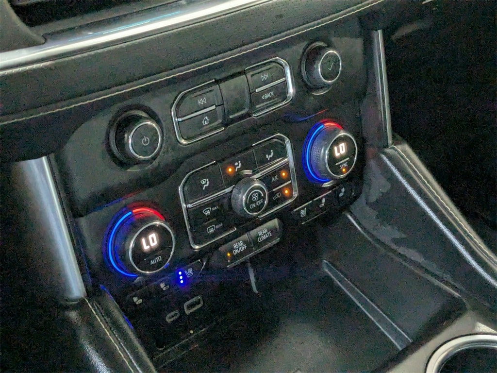 Thumbnail: 2023 Chevrolet Suburban - 20