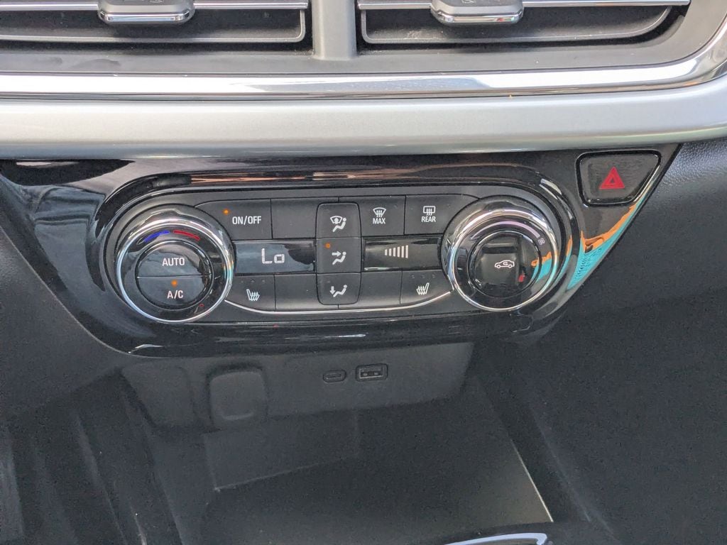 Thumbnail: 2025 Chevrolet Trax - 22