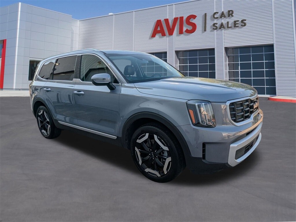 2025 Kia Telluride S photo 3