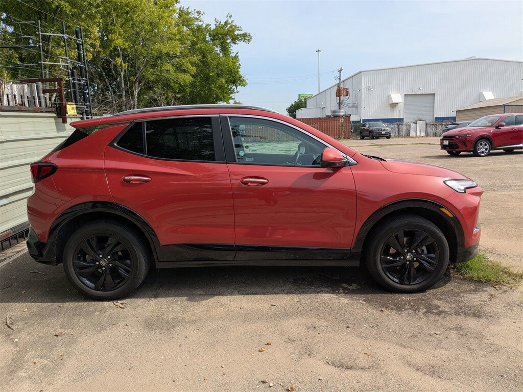 2024 Buick Encore GX Sport Touring photo 4