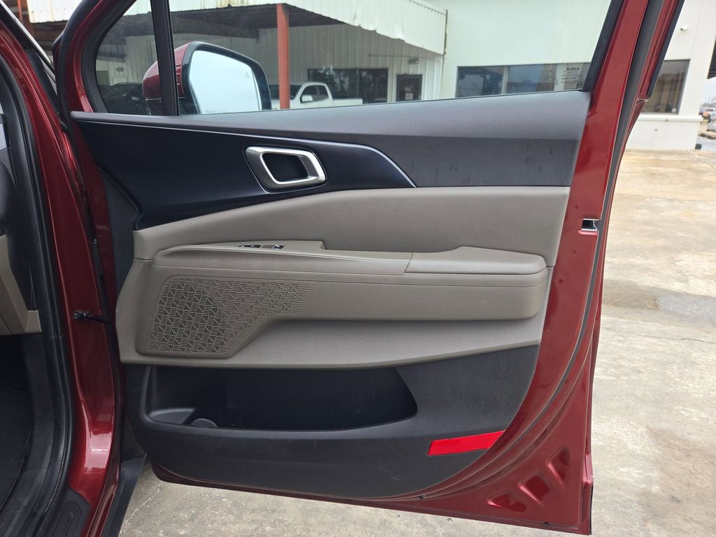 Thumbnail: 2025 Kia Carnival - 30