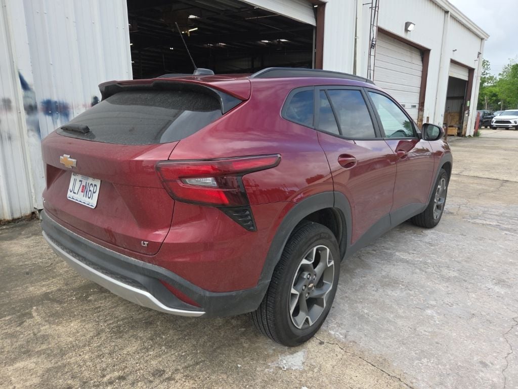 Thumbnail: 2025 Chevrolet Trax - 9