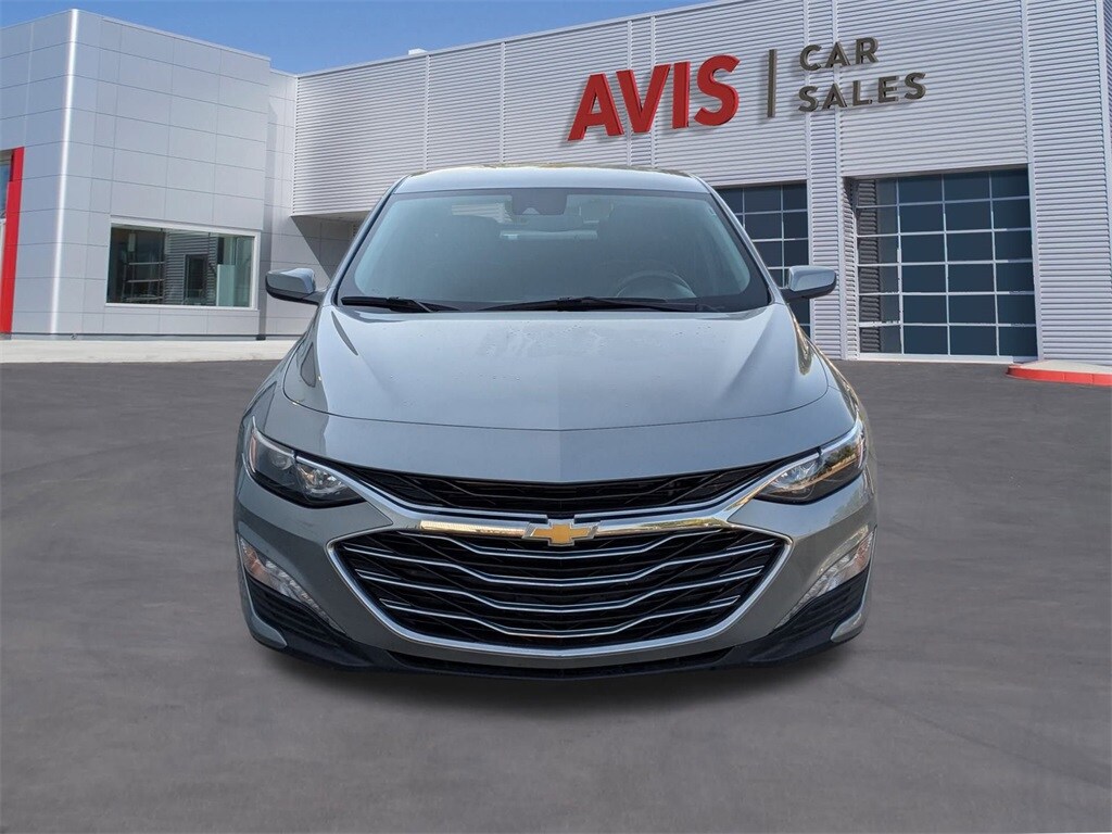 2024 Chevrolet Malibu 1LT photo 2